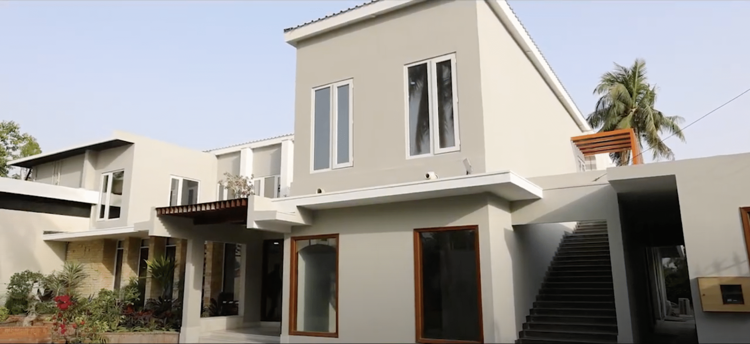 Hakimsons Group, Founded in 1921